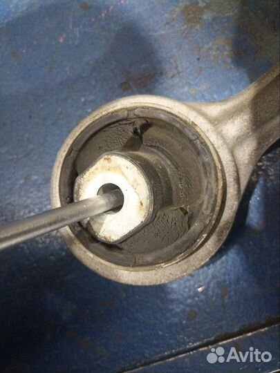 Рычаг кривой передний Jaguar Xf X250