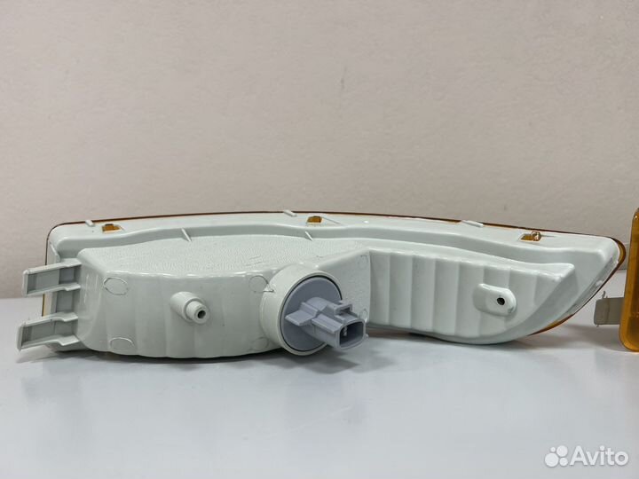 Поворители поворота в бампер Toyota Corona 190