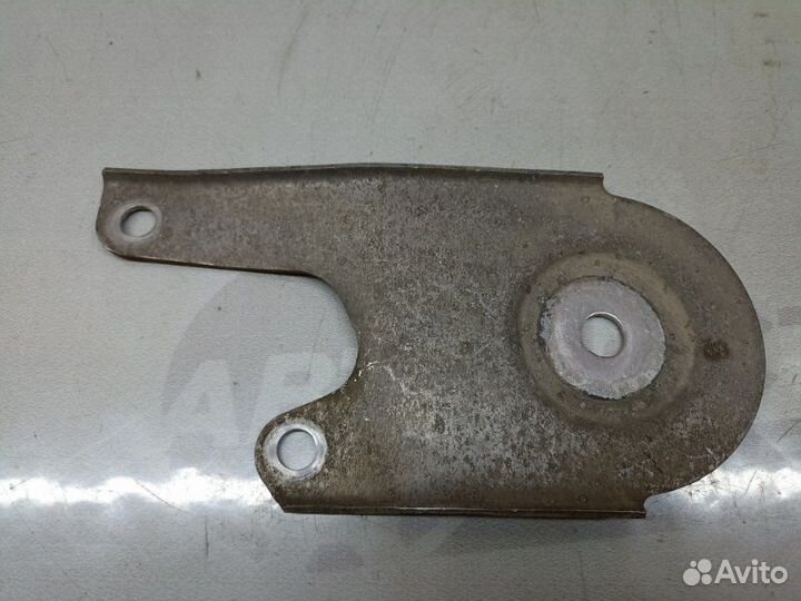 Кронштейн левый Audi A8 D3 BVJ 2006