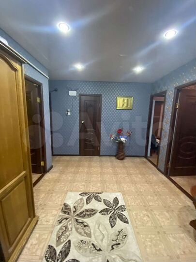 3-к. квартира, 90 м², 1/5 эт.