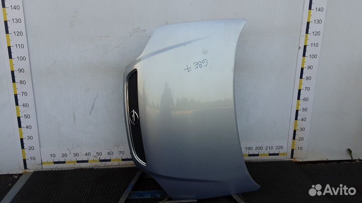 Капот на Opel Zafira A