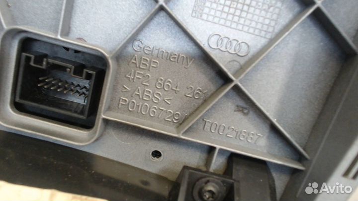 Консоль салона Audi A6 (C6), 2007