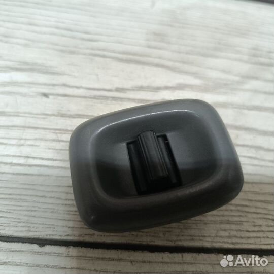 Кнопка стеклоподъемника передняя левая Suzuki