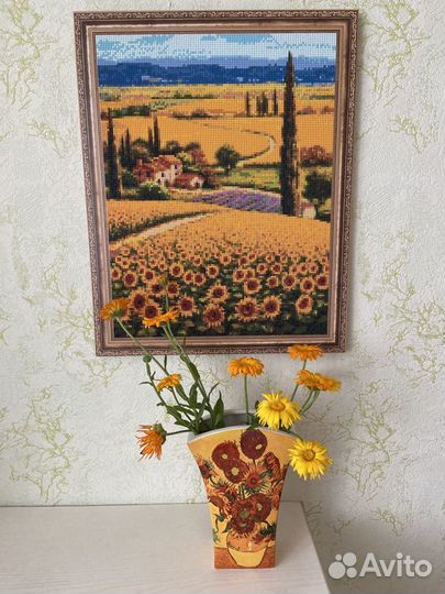 Картина (выложенная стразами)