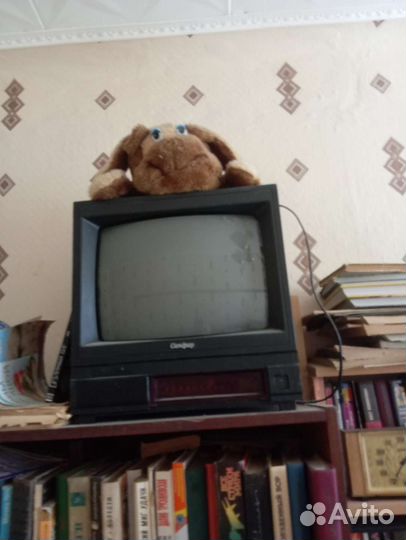 Три телевизора, 2 двд проигрывателя