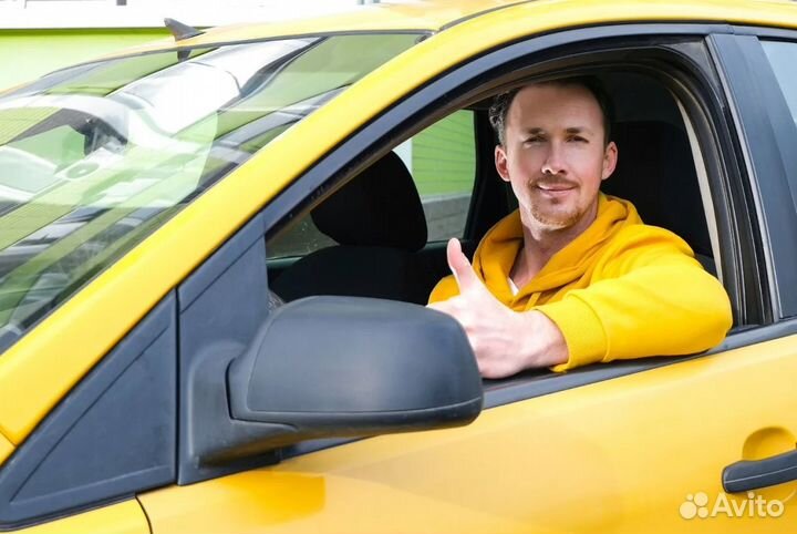 Водитель на своем авто