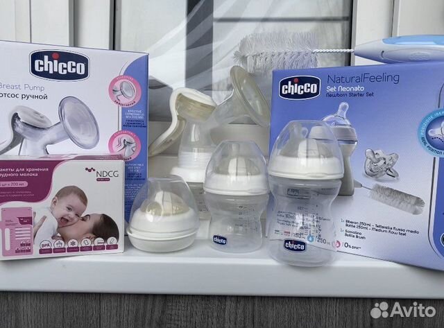 Молокоотсос ручной, набор бутылочек Chicco