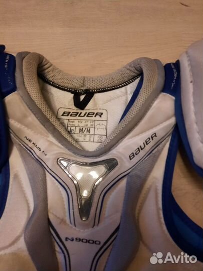 Нагрудник хоккейный bauer 10- 12 лет