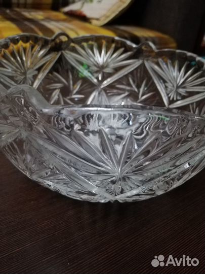 Хрустальная салатница продается