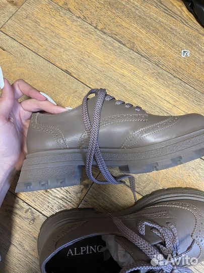 Лоферы женские