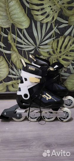Роликовые коньки женские в комплекте с защитой