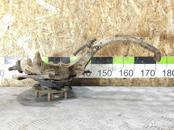 Кулак поворотный передний правый Honda Legend 1991