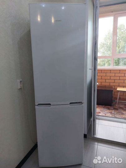 Холодильник бу Атлант