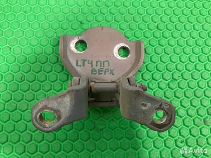 Петля двери верхняя передняя правая Honda Pilot