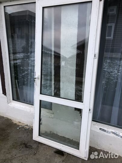 Пластиковая двери пвх бу