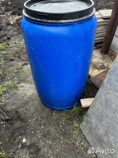 Бочка пластиковая бу 227л