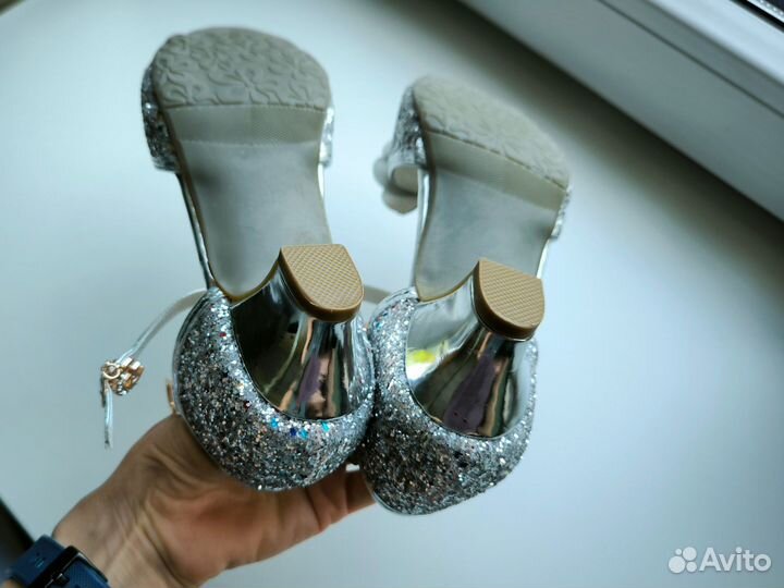 Туфли босоножки нарядные 22 см