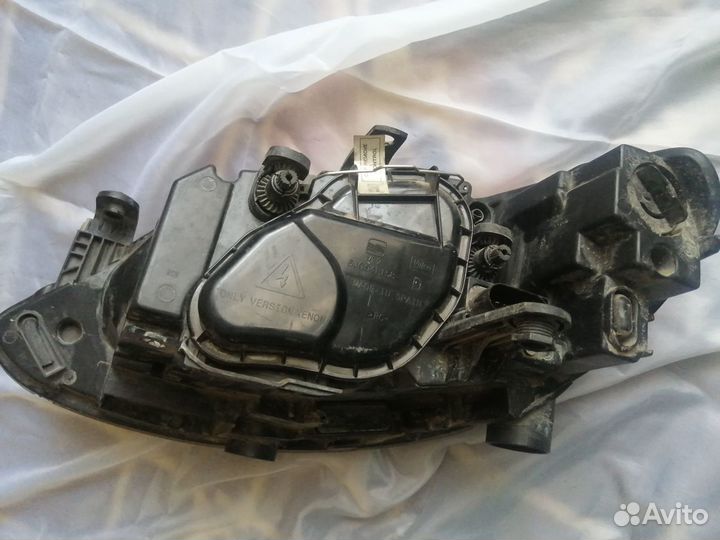 Фара передняя правая Seat Ibiza 4 поколение