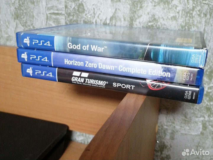Ps4 slim на 1 тв