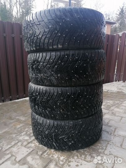 Nokian Tyres Hakkapeliitta 8 SUV 265/45 R20