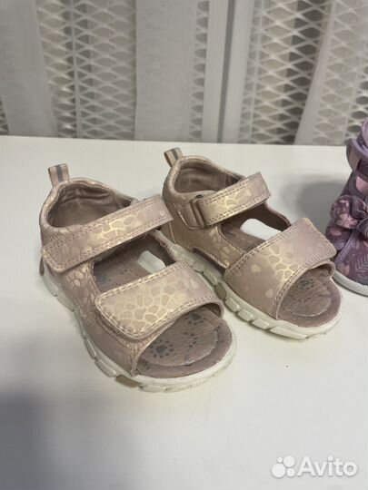 Обувь на девочку 22-23