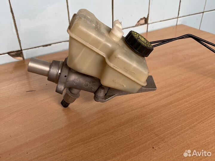 Главный тормозной цилиндр Мерседес W164 X164 гл164