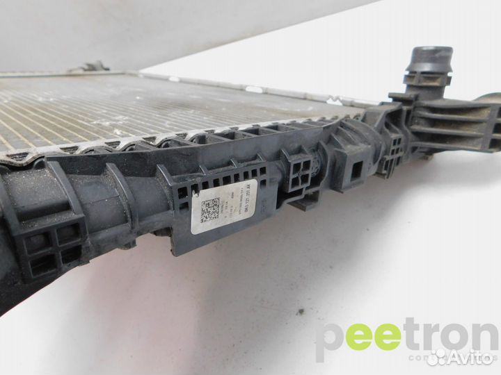 Б/У Радиатор охлаждения б/у 8W0121251AK VAG