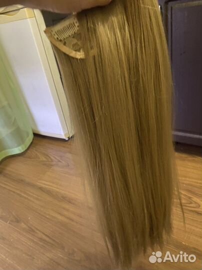 Волосы на заколках и клипсах разные