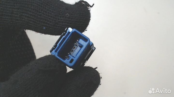 Кнопка багажника Toyota Venza 2020, 2021