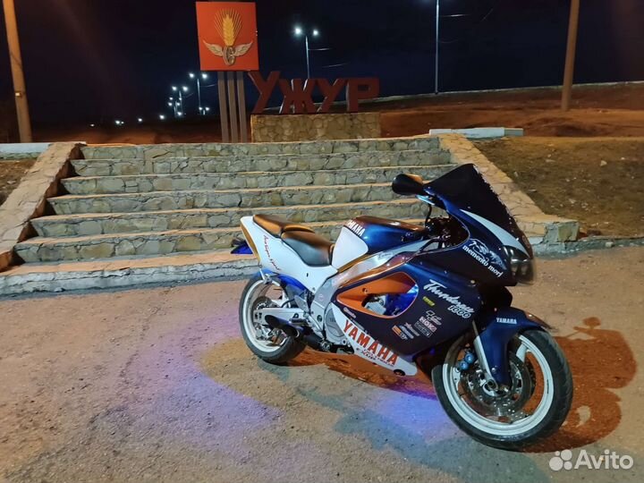 Yamaha yzf1000r Thunderace