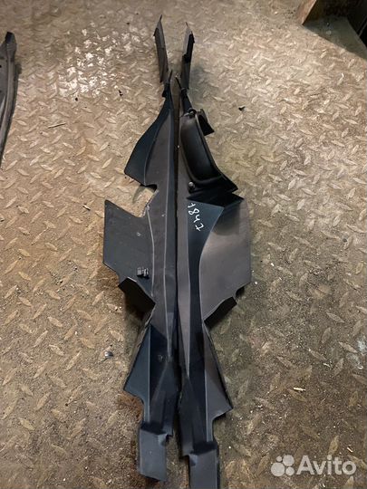 Honda civic 5D накладка крыла внутренняя