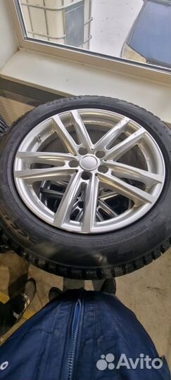 Pirelli Ice Zero 2 255/50 R19 107H