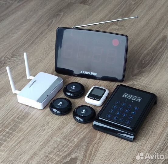 Кнопка вызова официанта, часы, табло, пуль, репите