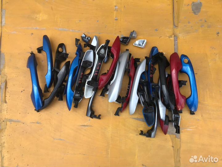 Ручка открытия двери белая оригинал Kia Rio 4 2018