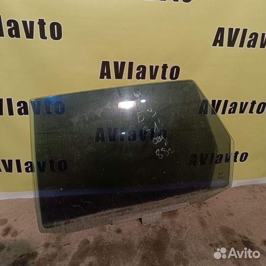 Дверное стекло Volkswagen Passat B3 Седан