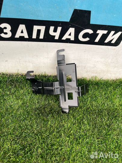 Кронштейн блока управления Chevrolet Trax рест