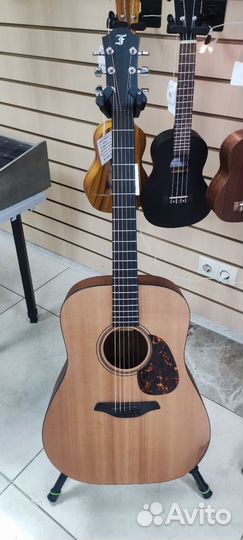 Акустическая гитара