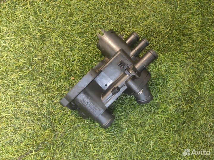 Корпус термостата Volkswagen Golf 4 1J