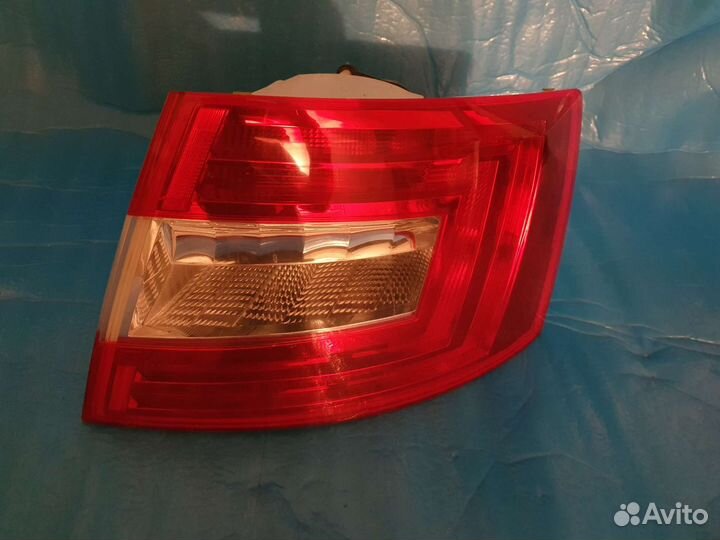 Фонарь правый Skoda Octavia A7