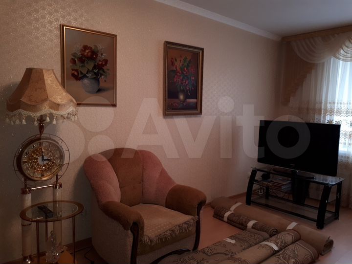 2-к. квартира, 70 м², 2/10 эт.