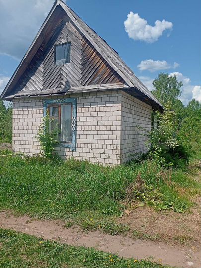 Дом 16 м² на участке 4 сот.
