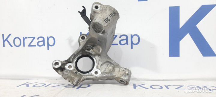 Поворотный кулак передний правый Geely Tugella