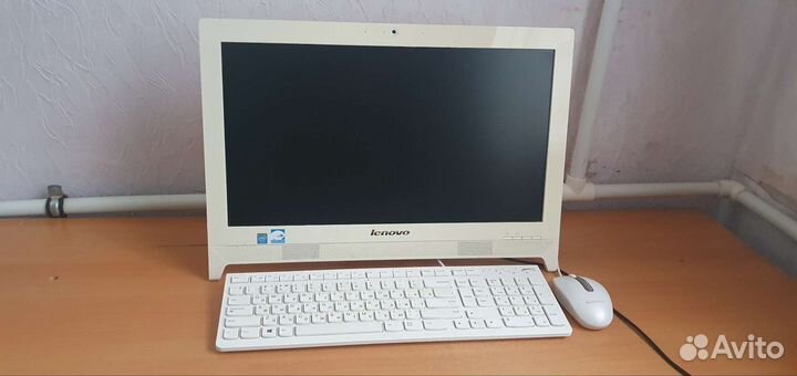 Моноблок Lenovo c260