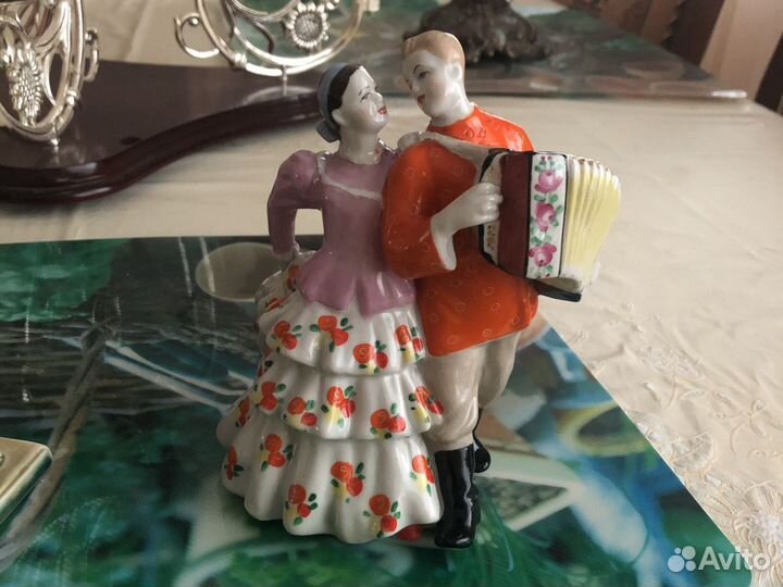 Фарфоровые статуэтки
