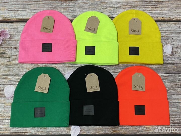 Шапка женская новая в наличии