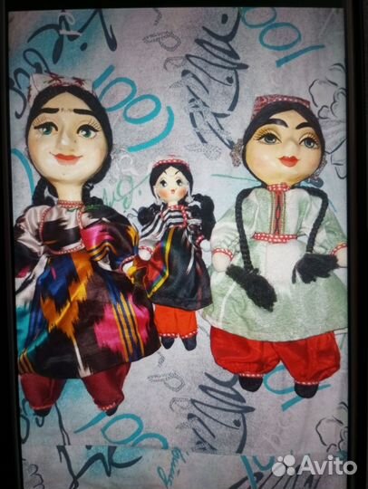 Куклы много
