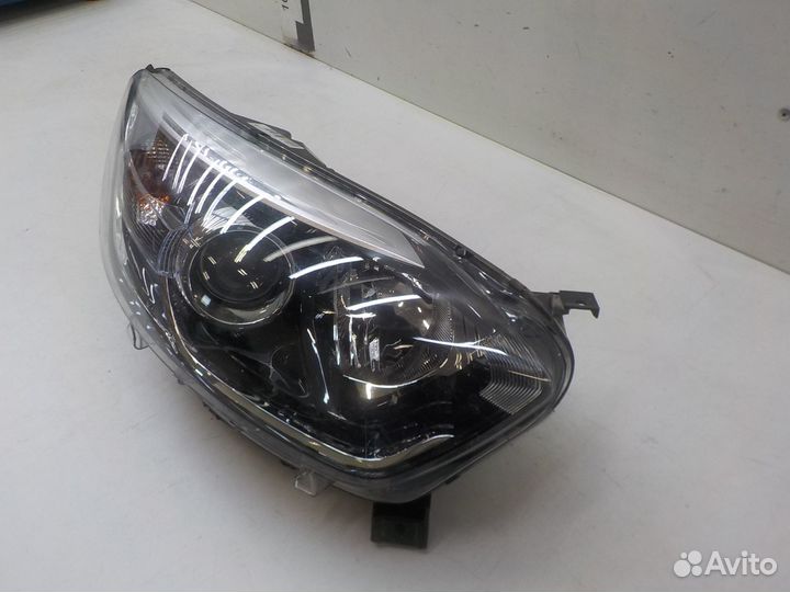 Фара правая Renault Kaptur 2016