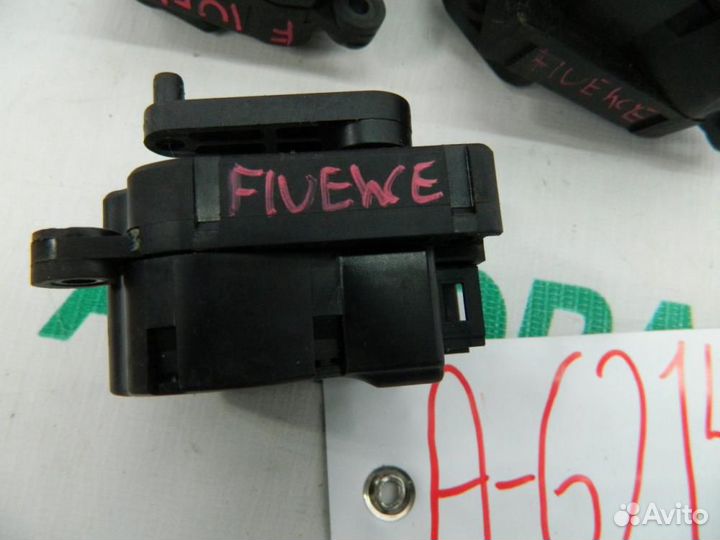 Моторчик заслонки печки для Renault Fluence 2010