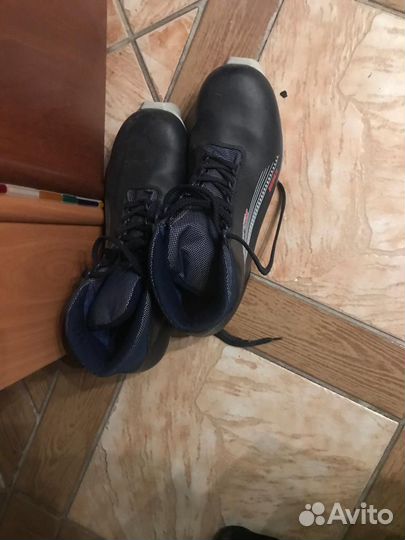 Лыжные ботинки