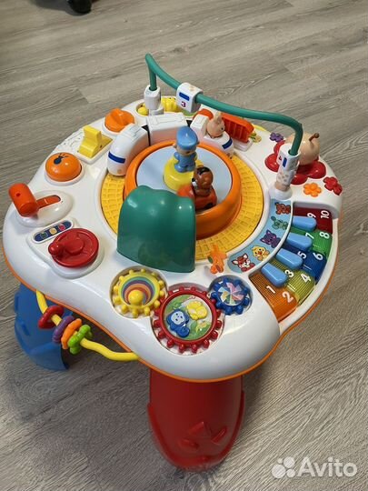 Развивающий столик жирафики